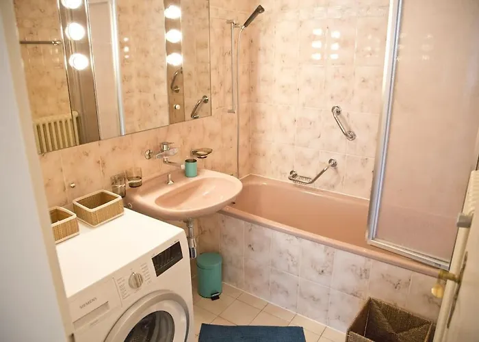 View - Appt 2 Bedroom, 1 Bath 아파트 몽트뢰